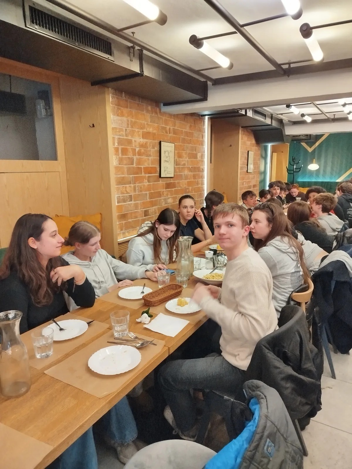 玛穆捷高中校园风景 3